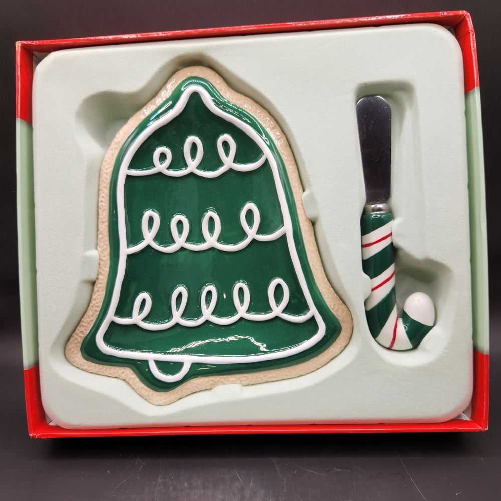 Fitz & Floyd Santa's Kitchen Green Bell Plate & Spreader Set - Picture 2 of 3